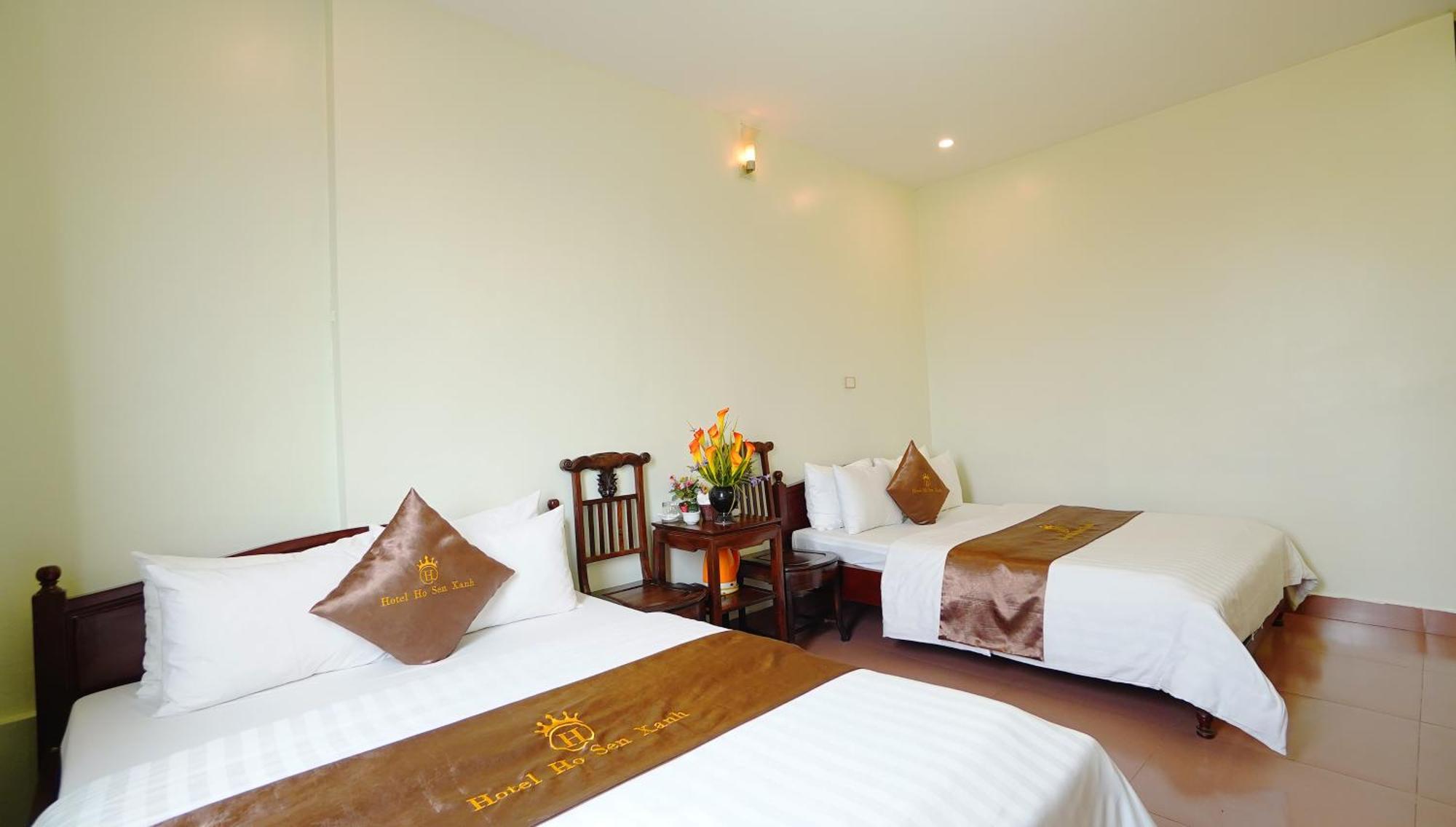Ho Sen Xanh Hotel Ханой Екстериор снимка