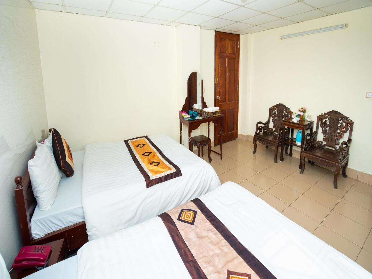 Ho Sen Xanh Hotel Ханой Екстериор снимка