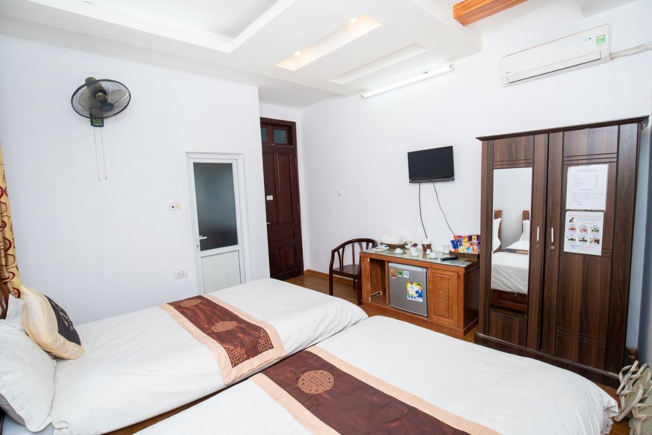 Ho Sen Xanh Hotel Ханой Екстериор снимка